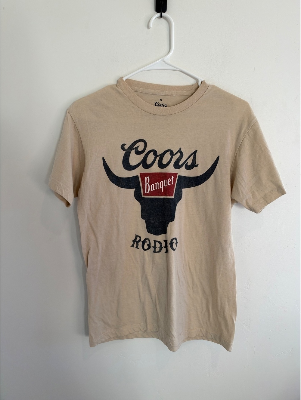 Coors Banquet Rodeo Bull Skull Graphic T-Shirt Beige Size Small